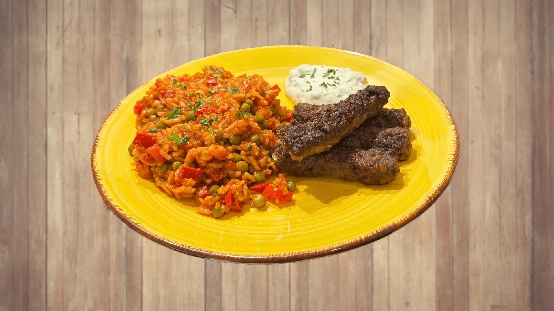 Cevapcici mit Djuvec-Reis und Dip