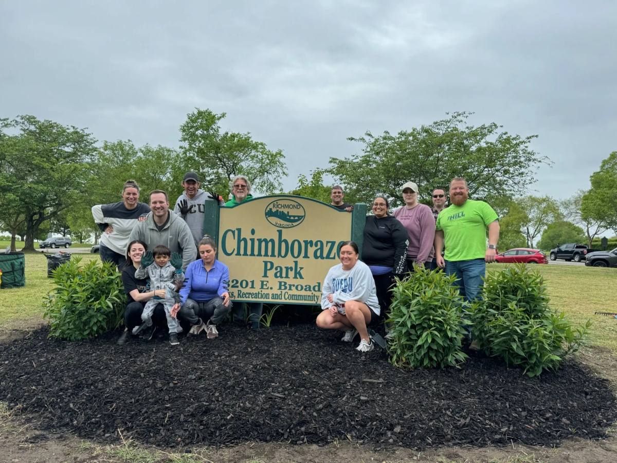 Volunteers helping to beautify Chimborazo Park