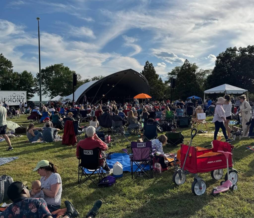 Audience listening to the Richmond Symphony at Chimborazo Park