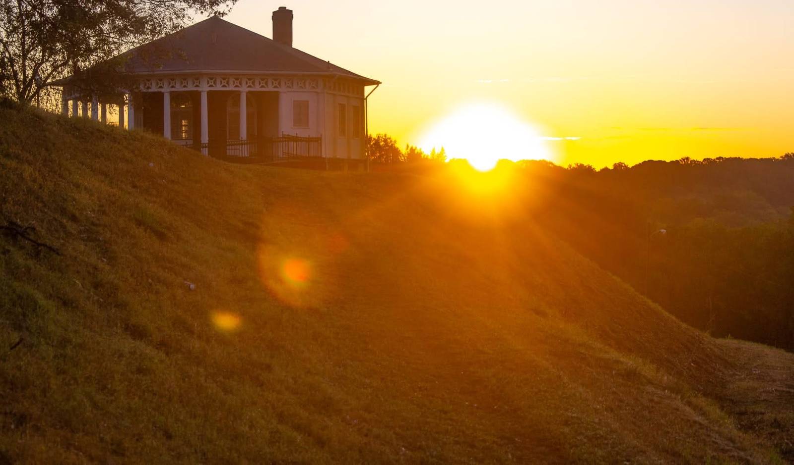 Sunset at the Chimborazo Park round house