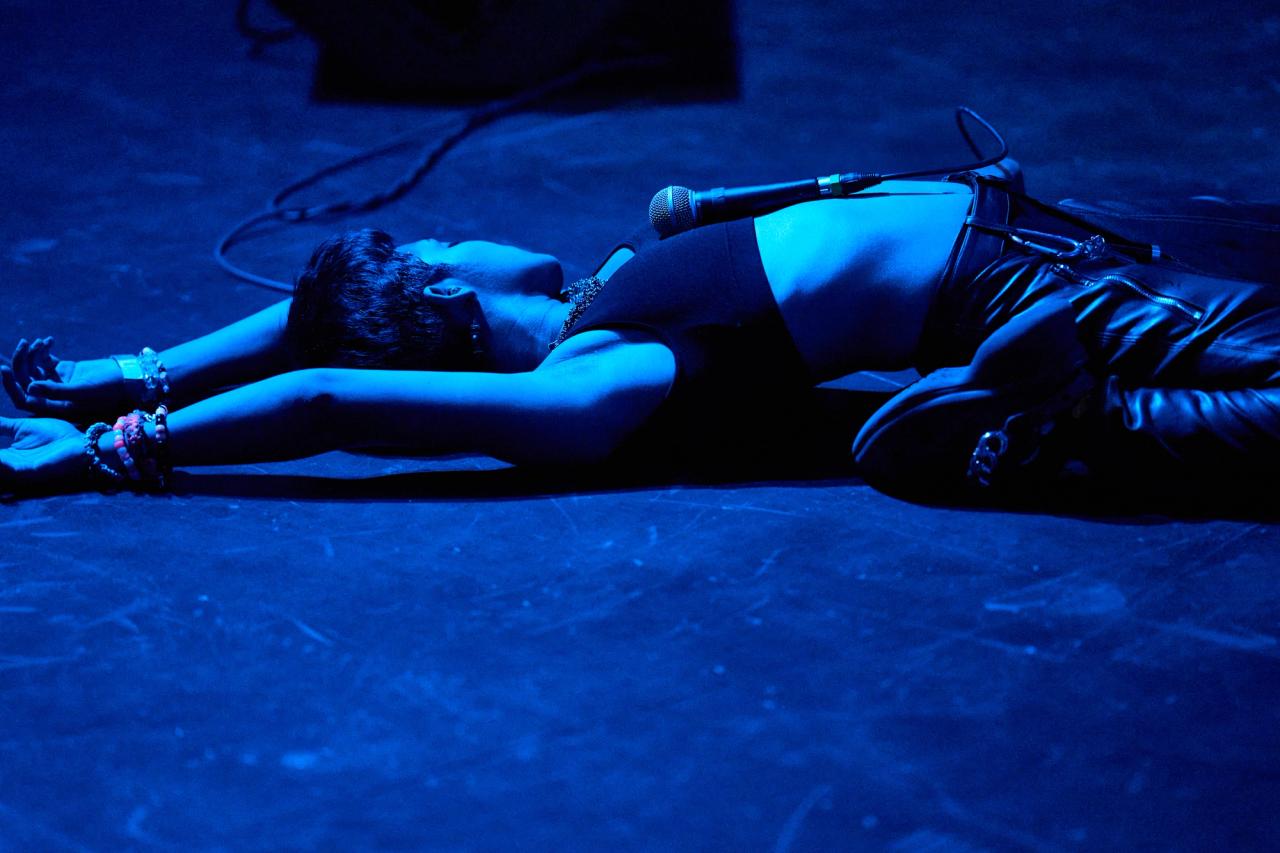 Singer on the floor.