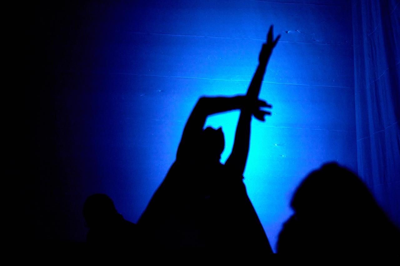 OVER / UNDER - Solo - Photo by Chris Ashworth