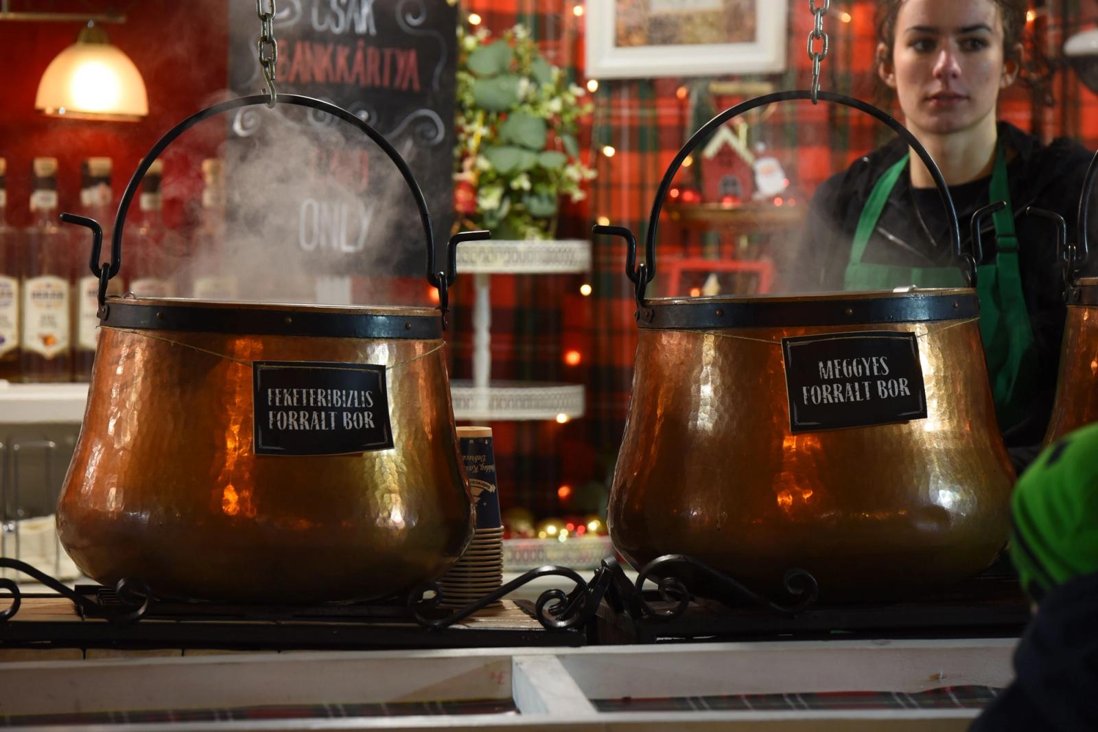 El forralt bor (vino caliente especiado) de Budapest