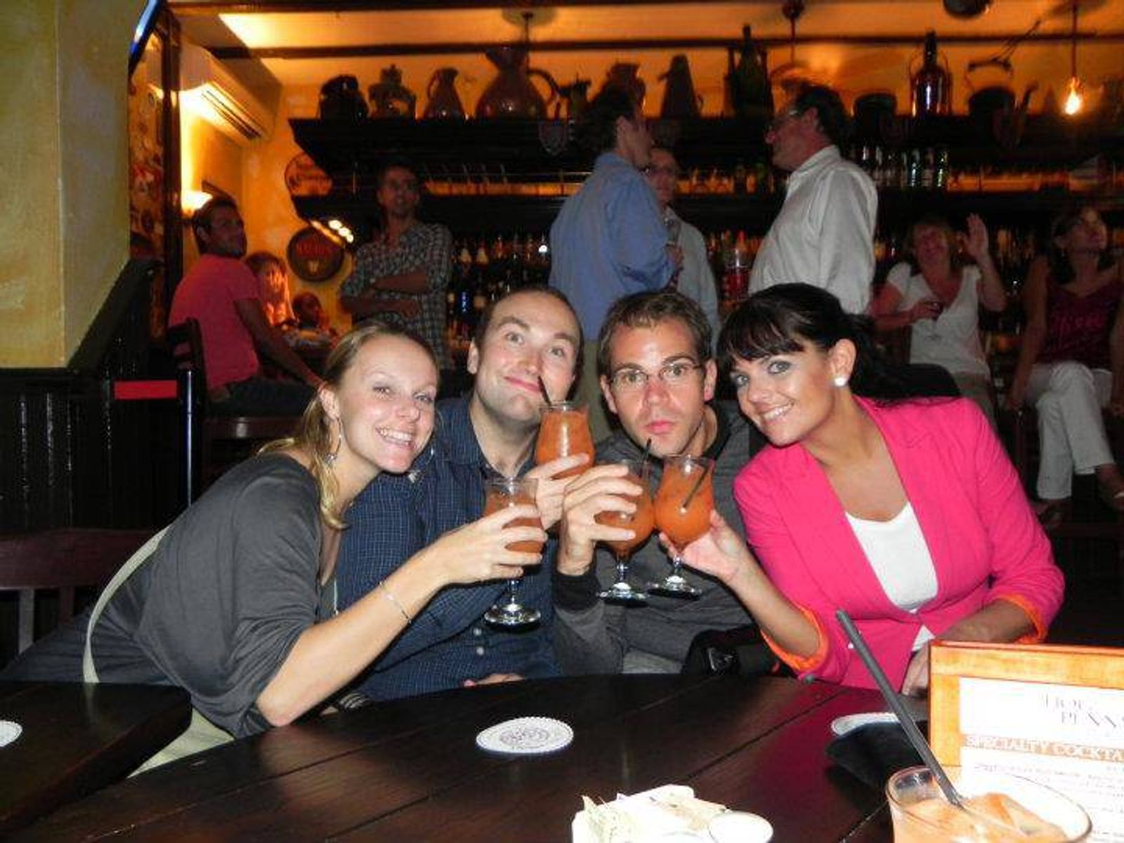 Bebida típica de las Islas Bermudas, el Rum Swizzle