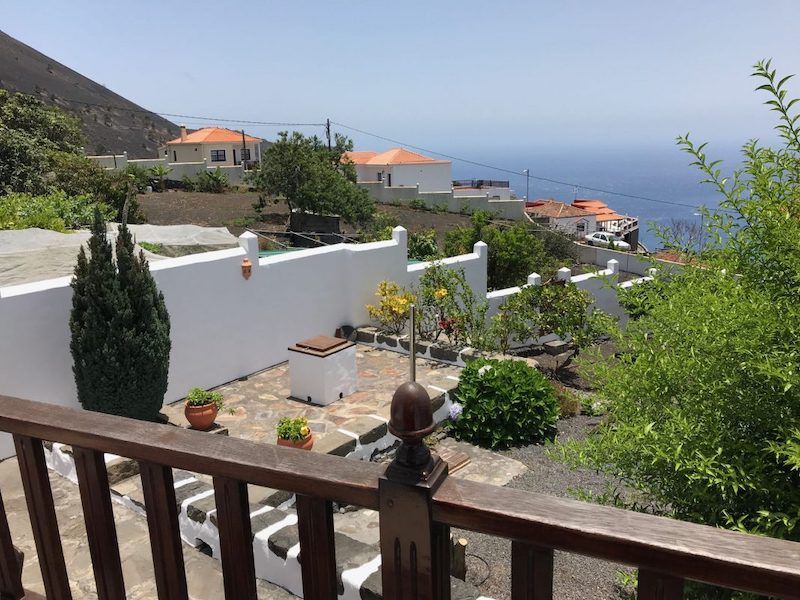 The garden and terrace at Casa Morera, with its barbecue, La Palma