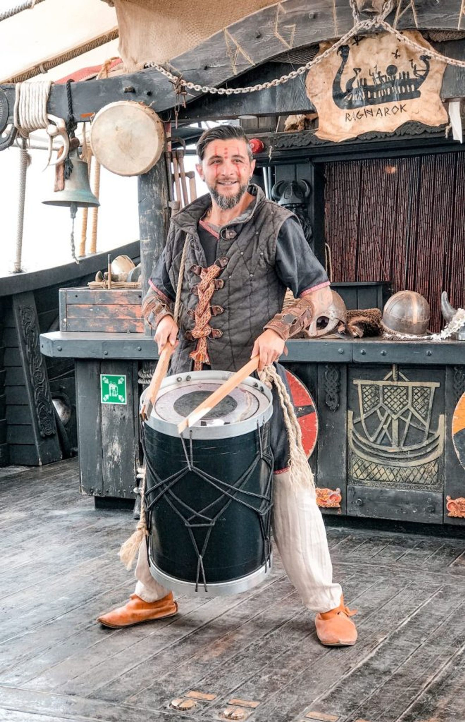 Música vikinga a bordo del Ragnarok, el barco vikingo de Tenerife