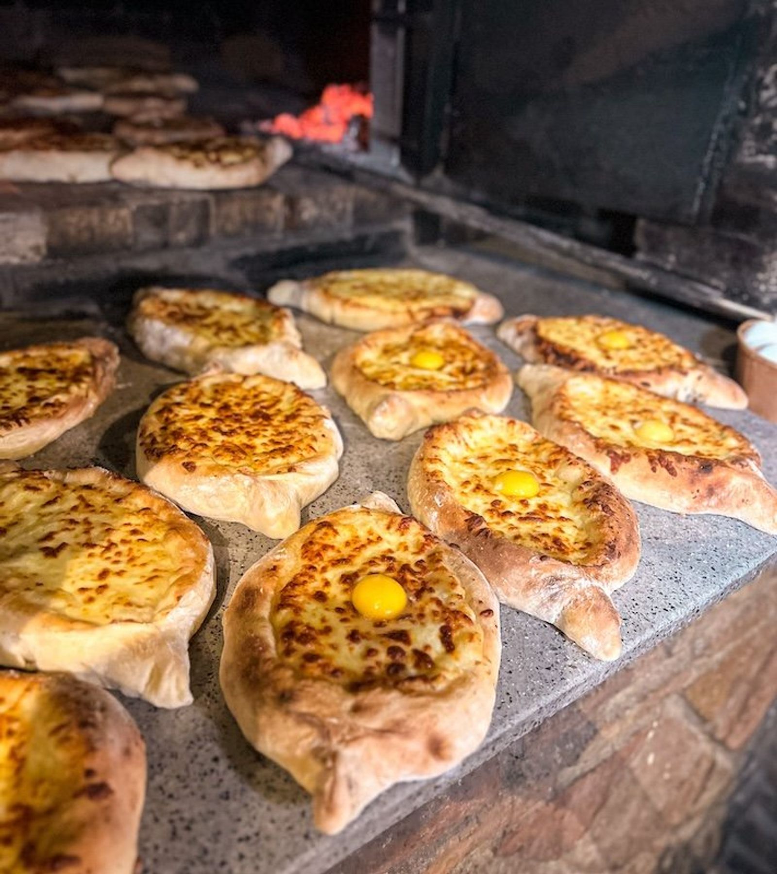 khachapuri adjariano en el horno