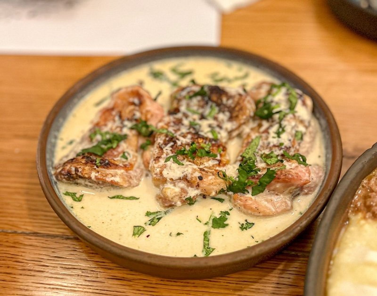 Shkmeruli , plato tipico de la cocina georgiana 
