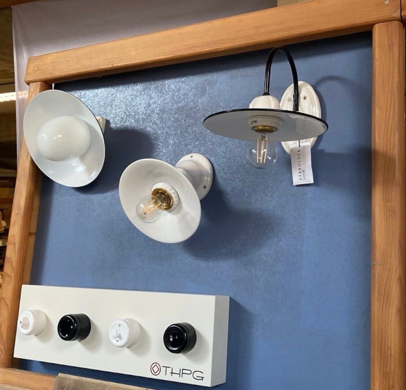 Steckdosen, Schalter & Leuchten