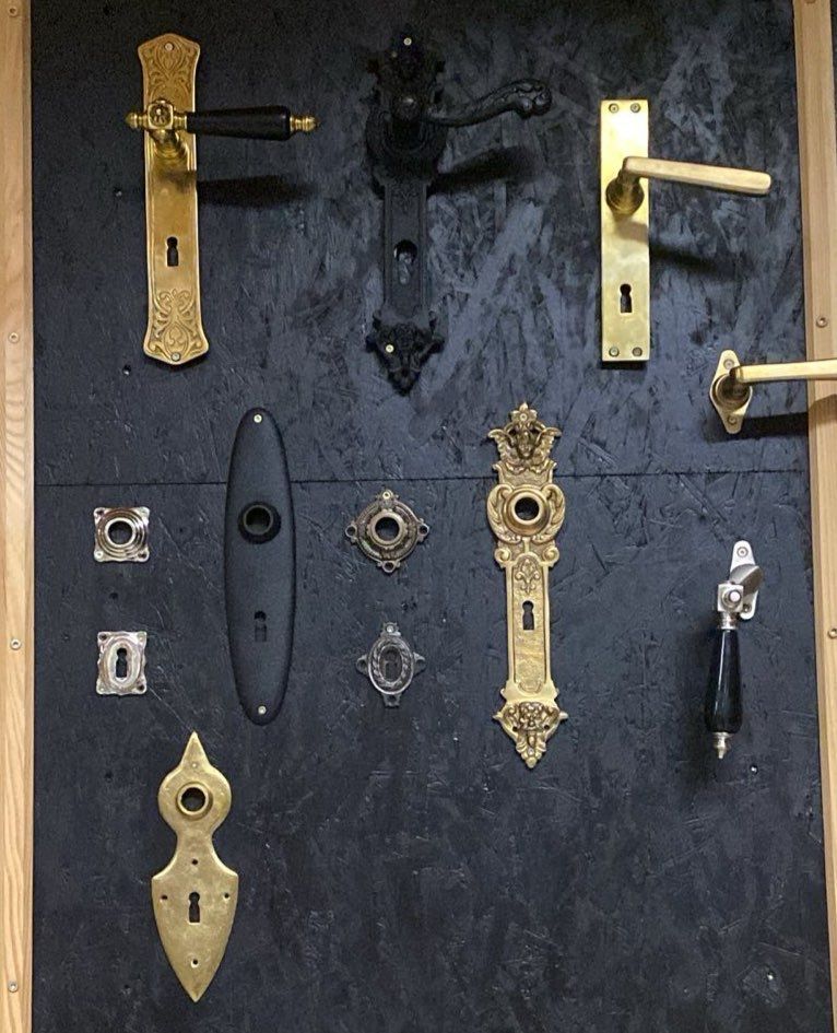 Historische Beschläger für Fenster und Türen