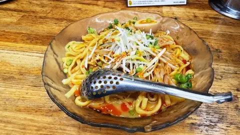 看板に店名なし? 武蔵境「ラーメン翔」で食べる冷やし担々麺