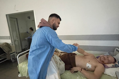 Підтримка військових у госпіталі після поранення