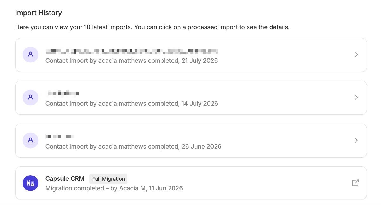 affichant la section d’historique d’importation de fichiers avec 4 exemples d’imports répertoriés