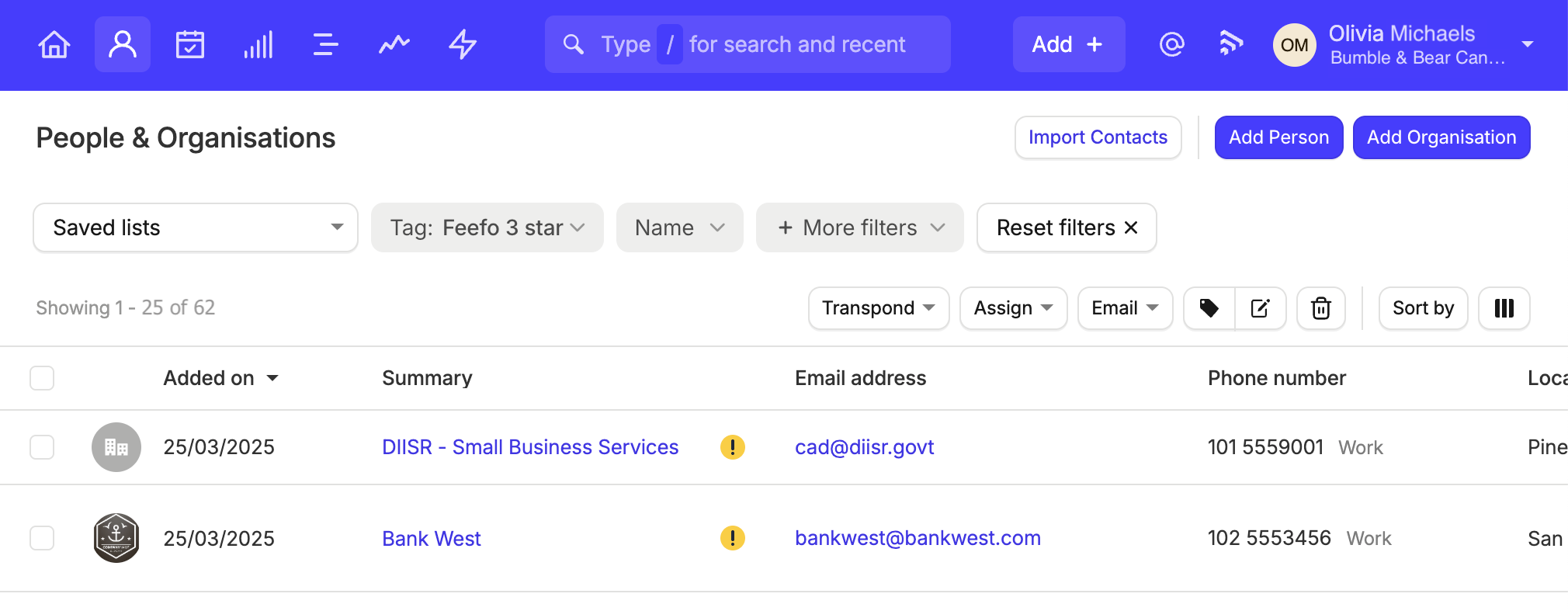 una captura de pantalla muestra cómo puedes filtrar tus contactos de Capsule CRM por su valoración de estrellas en Feefo después de configurar la conexión con Feefo a través de Zapier