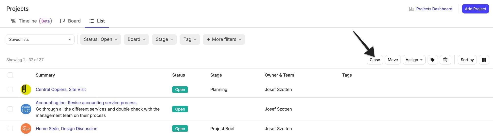 Bouton de fermeture groupée mis en évidence dans la vue de la liste des projets