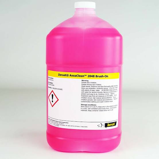 ZERUST® AxxaClean™ 2048 Rust Remover — Image 1