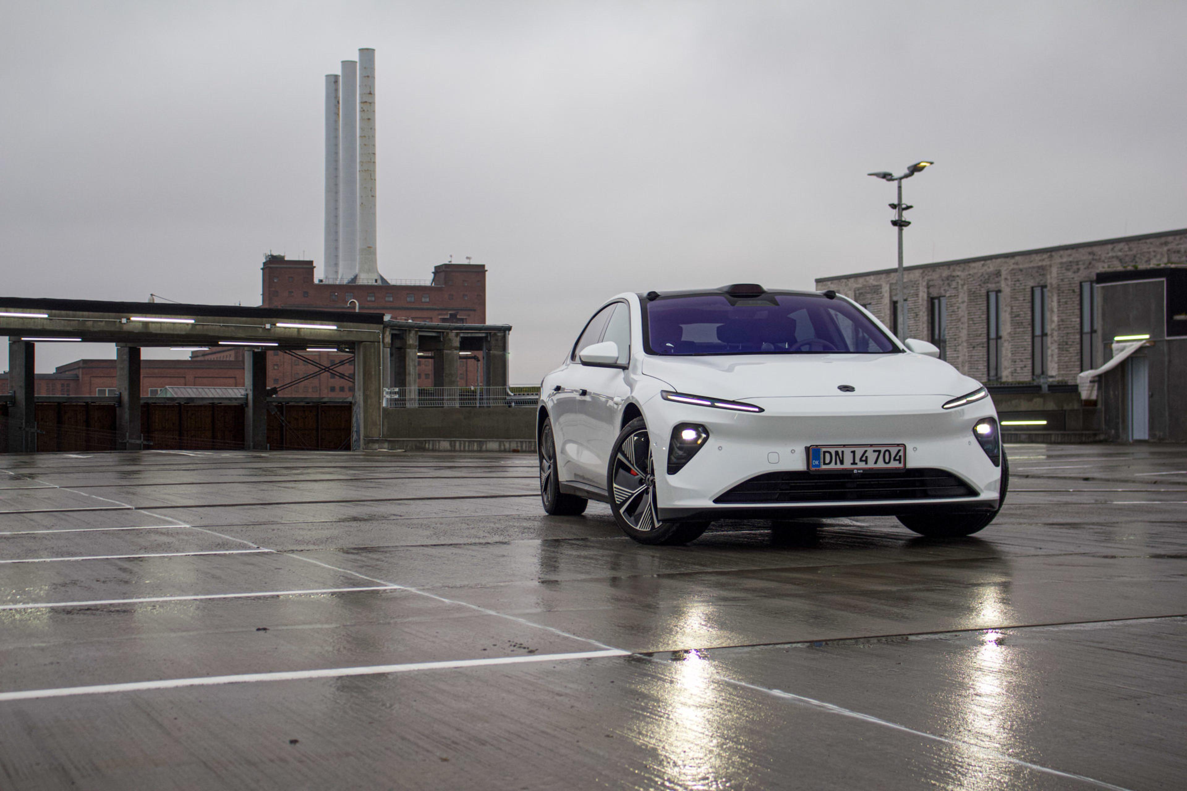 NIO ET7 white outside