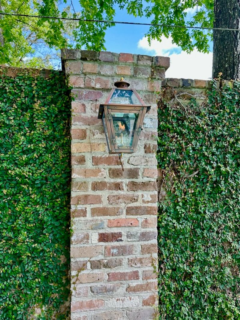 Primo Orleans Gas Wall Mount Lifestyle 62
