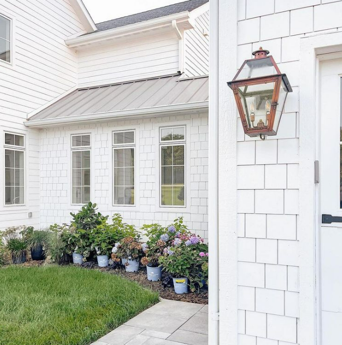 Primo Orleans Electric Wall Mount Lifestyle 28