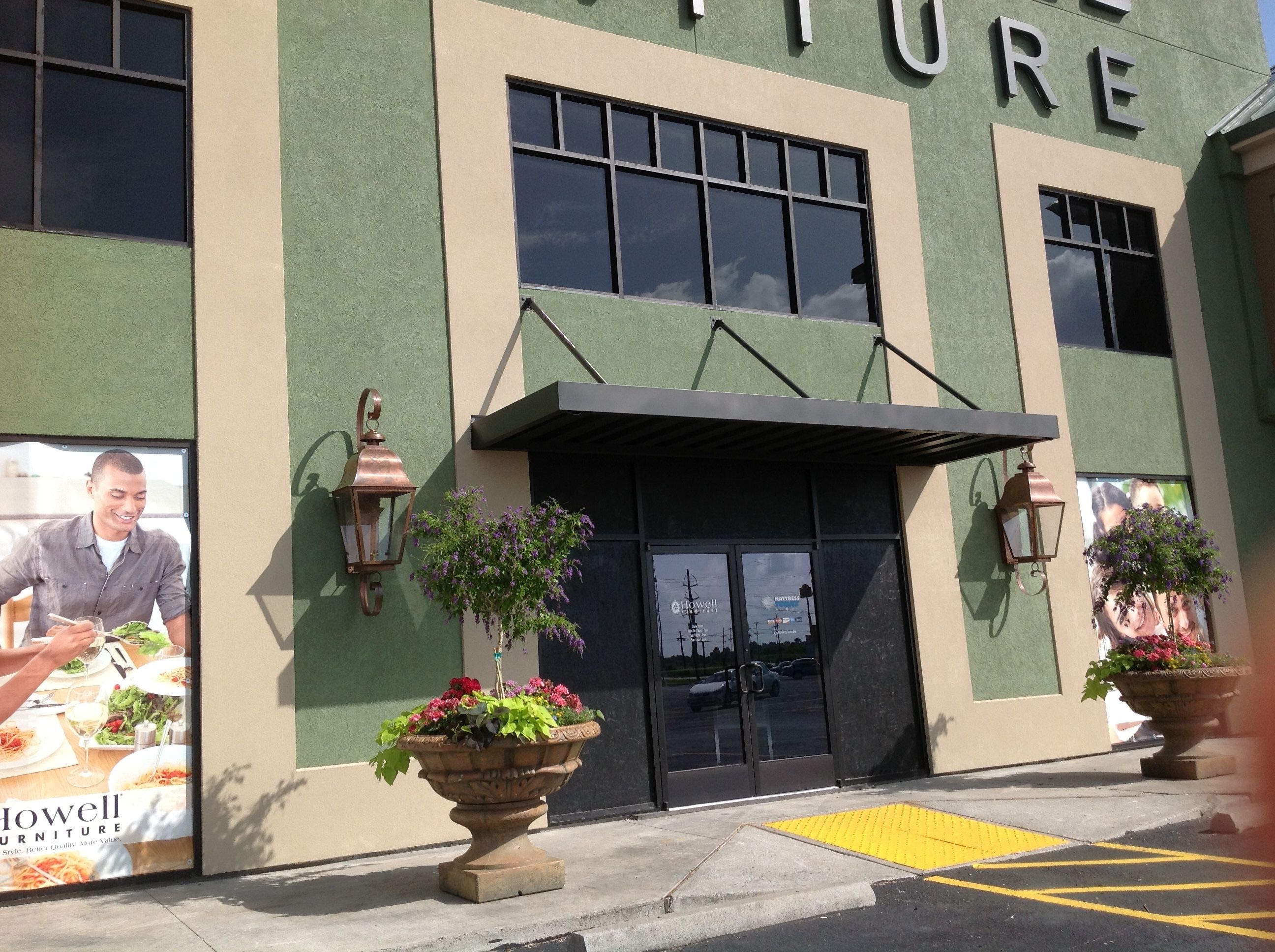 St. James Quebec Gas Top Scroll Wall Mount Lifestyle 35