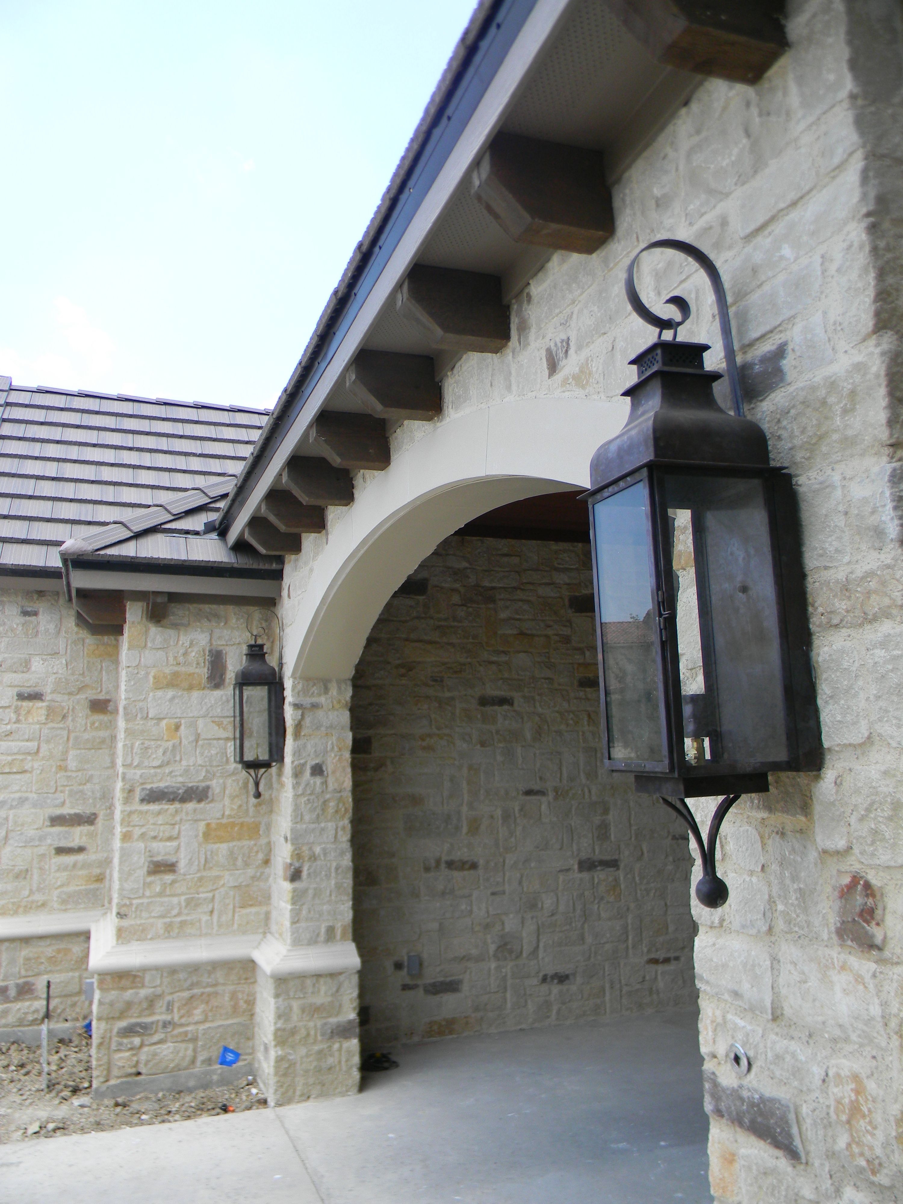 St. James Sarasota Gas Top Scroll Wall Mount Lifestyle 78