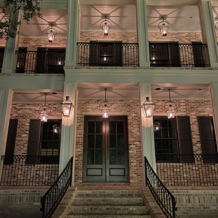 The CopperSmith Georgetown Gas Yoke Hanging Lifestyle 74