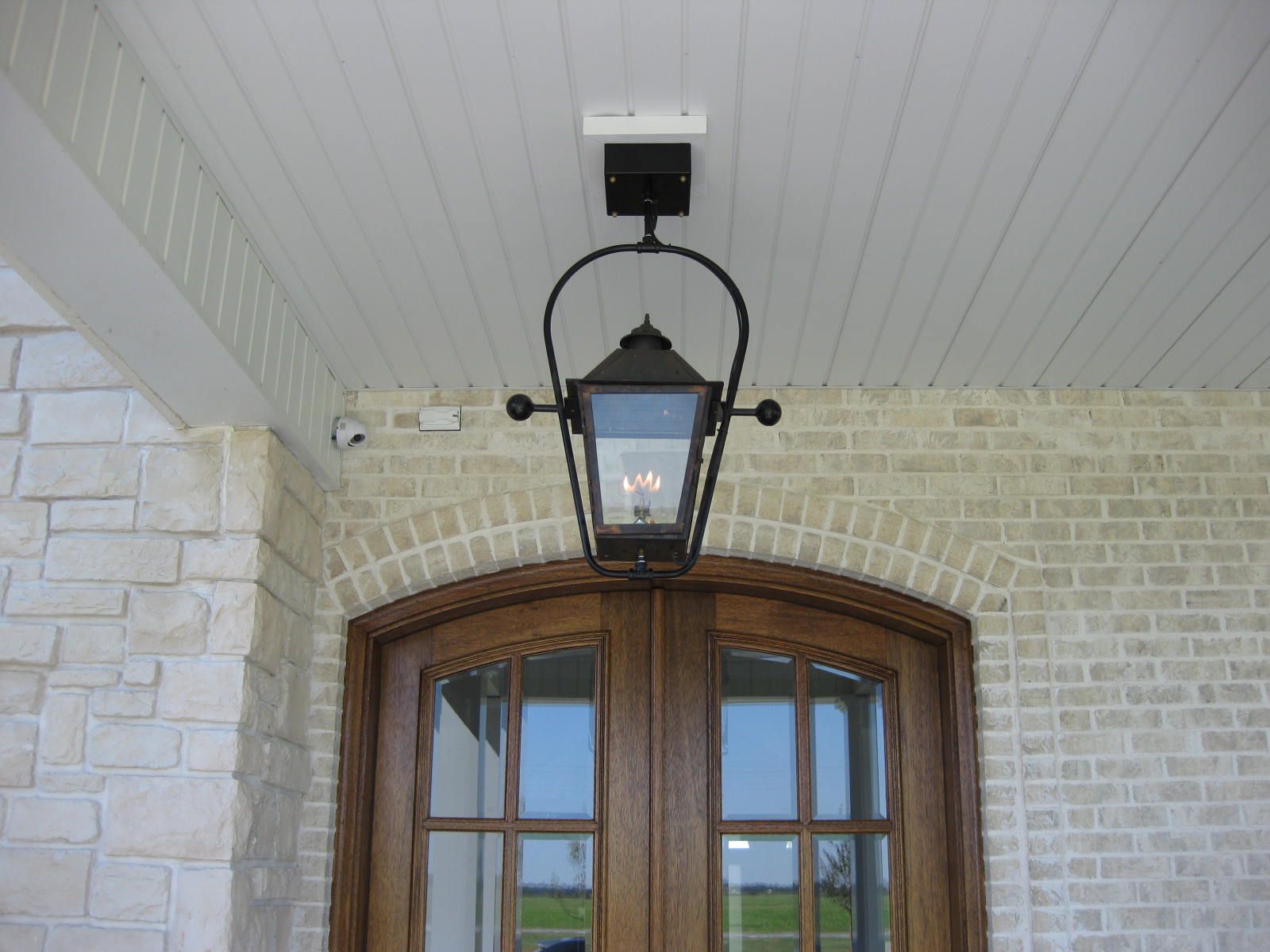 St. James Magnolia Gas Full Yoke Hanging Lifestyle 25