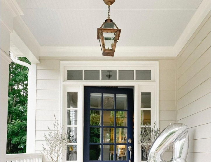 Primo Orleans Electric Hanging Chain Mount Lifestyle 12