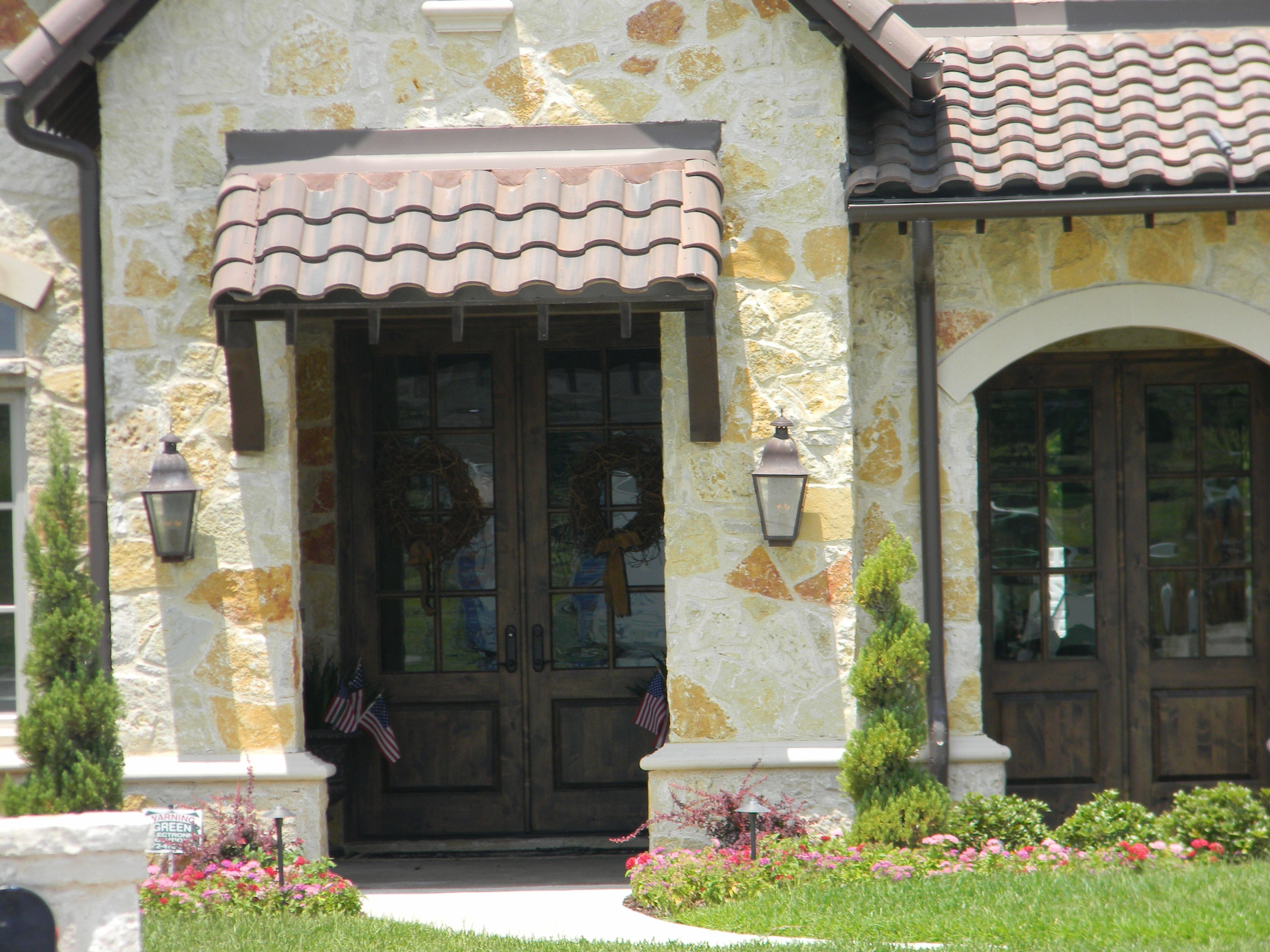 St. James Quebec Gas Wall Mount Lifestyle 74