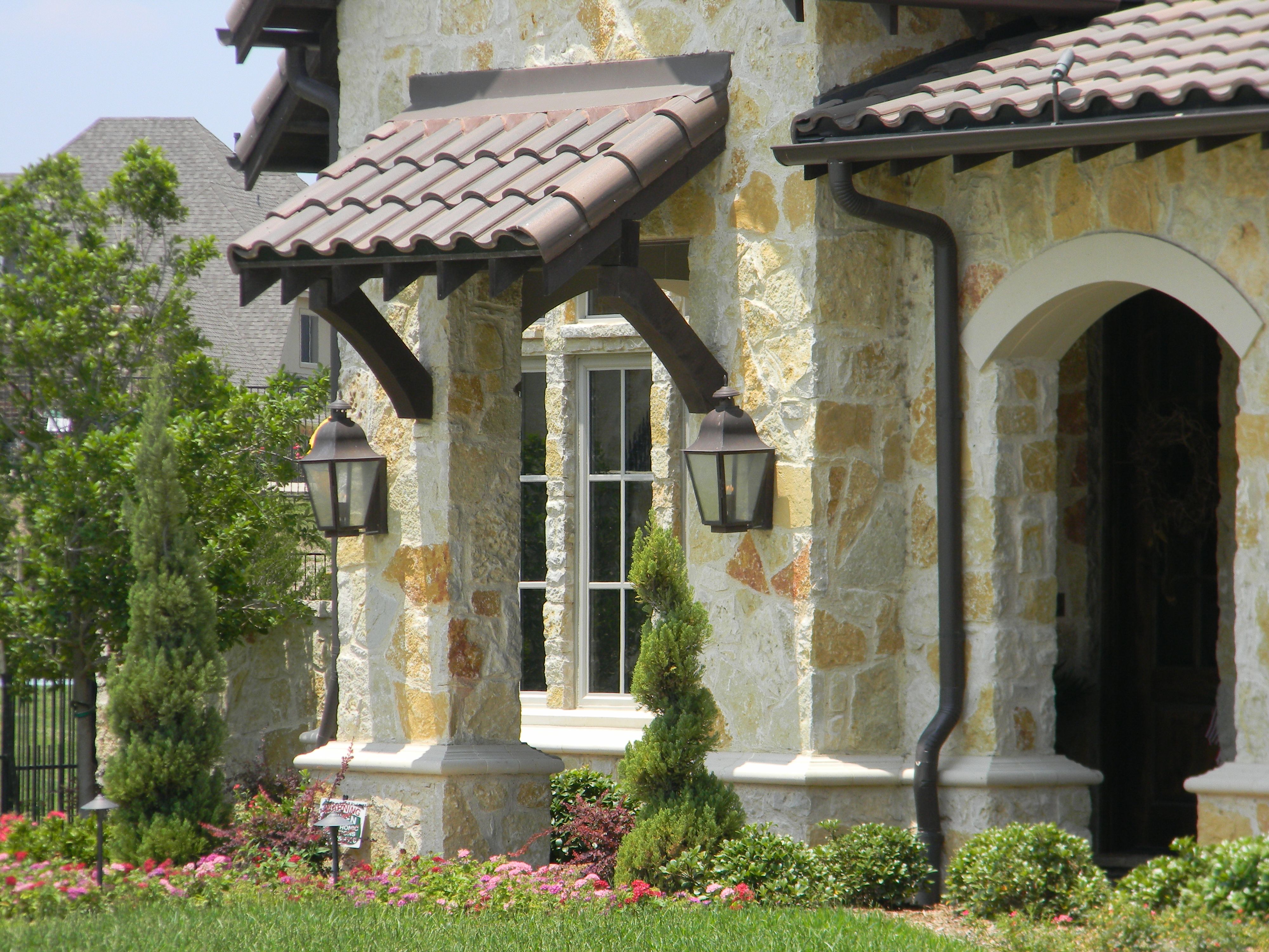 St. James Quebec Gas Wall Mount Lifestyle 63