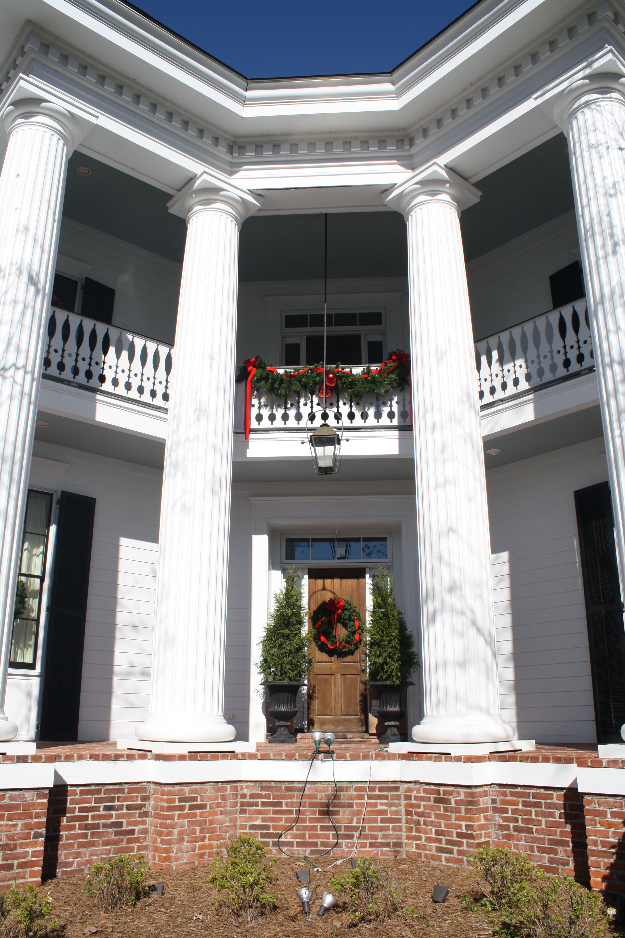 St. James Magnolia Gas Half Yoke Hanging Lifestyle 14