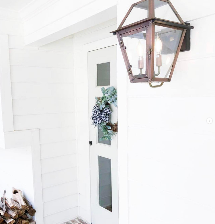 Primo Orleans Electric Wall Mount Lifestyle 32