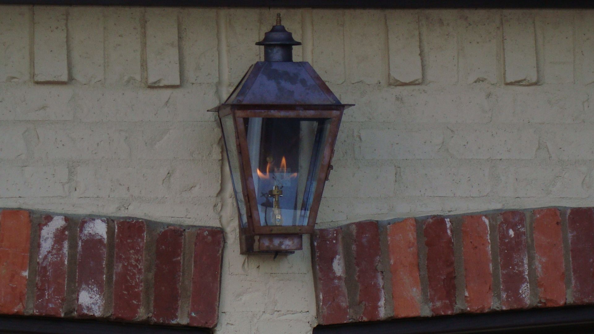 St. James Magnolia Gas Wall Mount Lifestyle 86