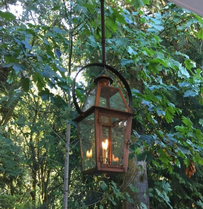 Primo Acadian Hanging Mount Lifestyle 2