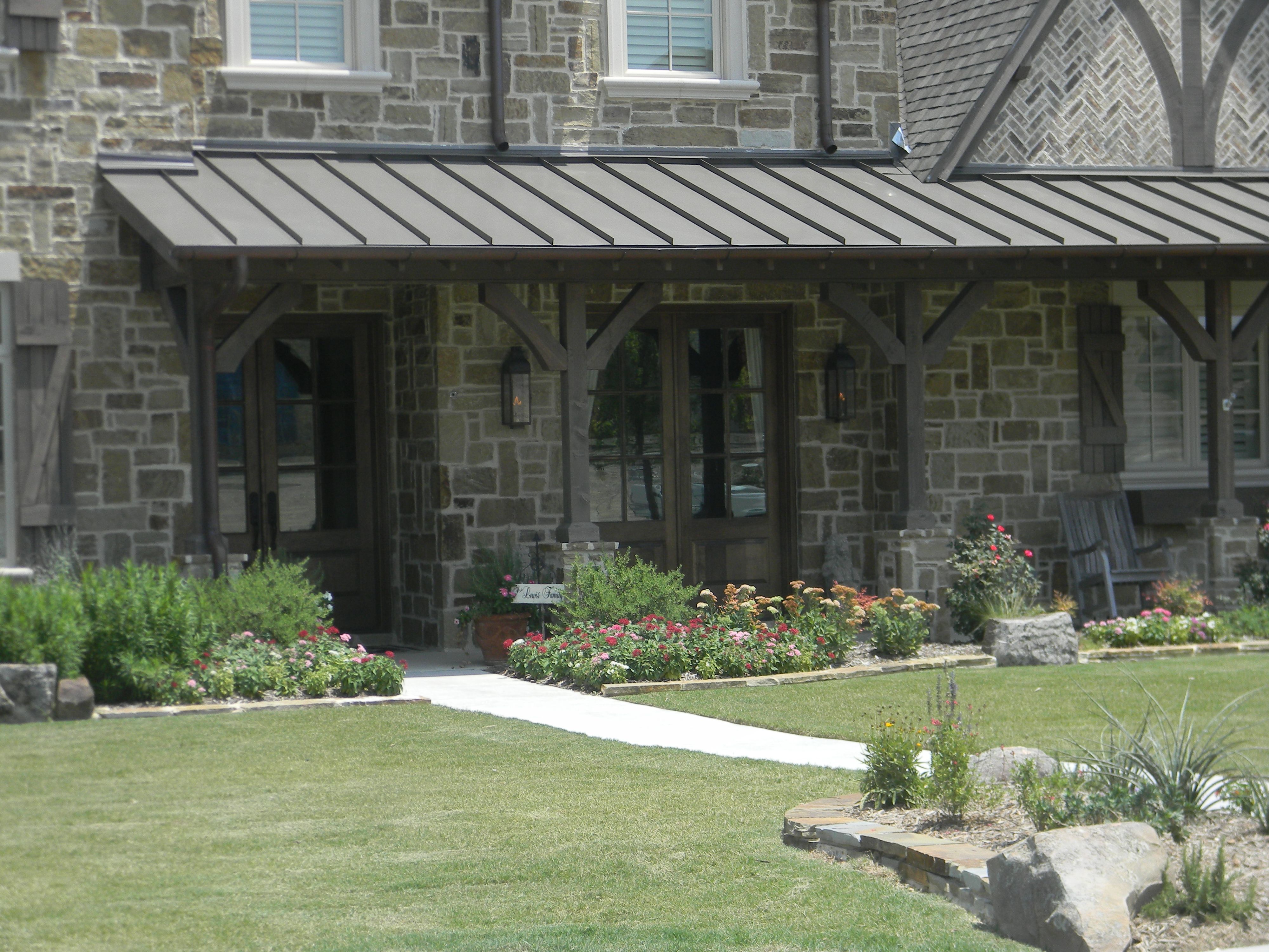 St. James Sarasota Gas Wall Mount Lifestyle 81