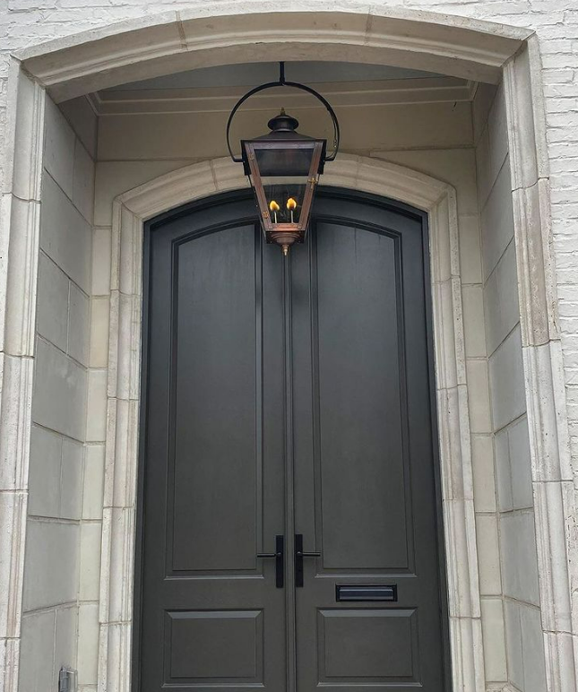 The CopperSmith Adam Street Gas Hanging Yoke Mount Lifestyle 10