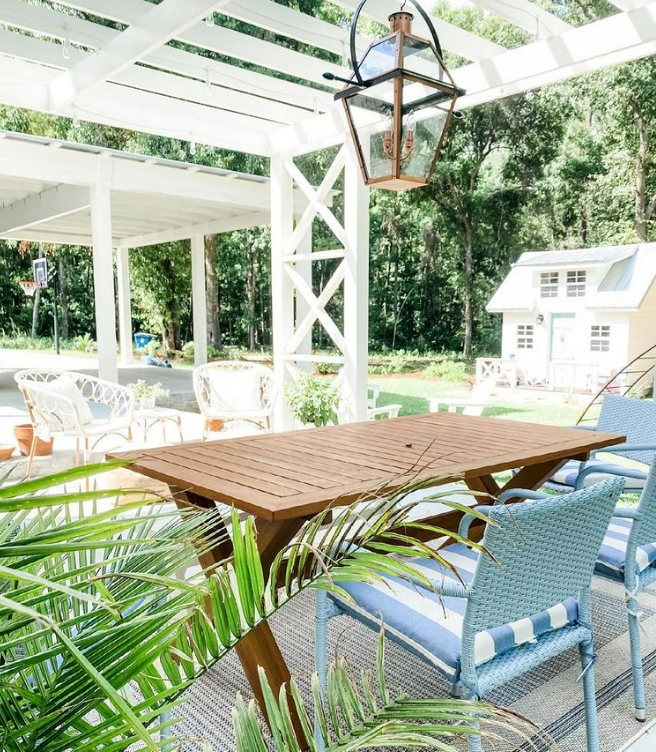 Primo Orleans Electric Hanging Yoke Lifestyle 14