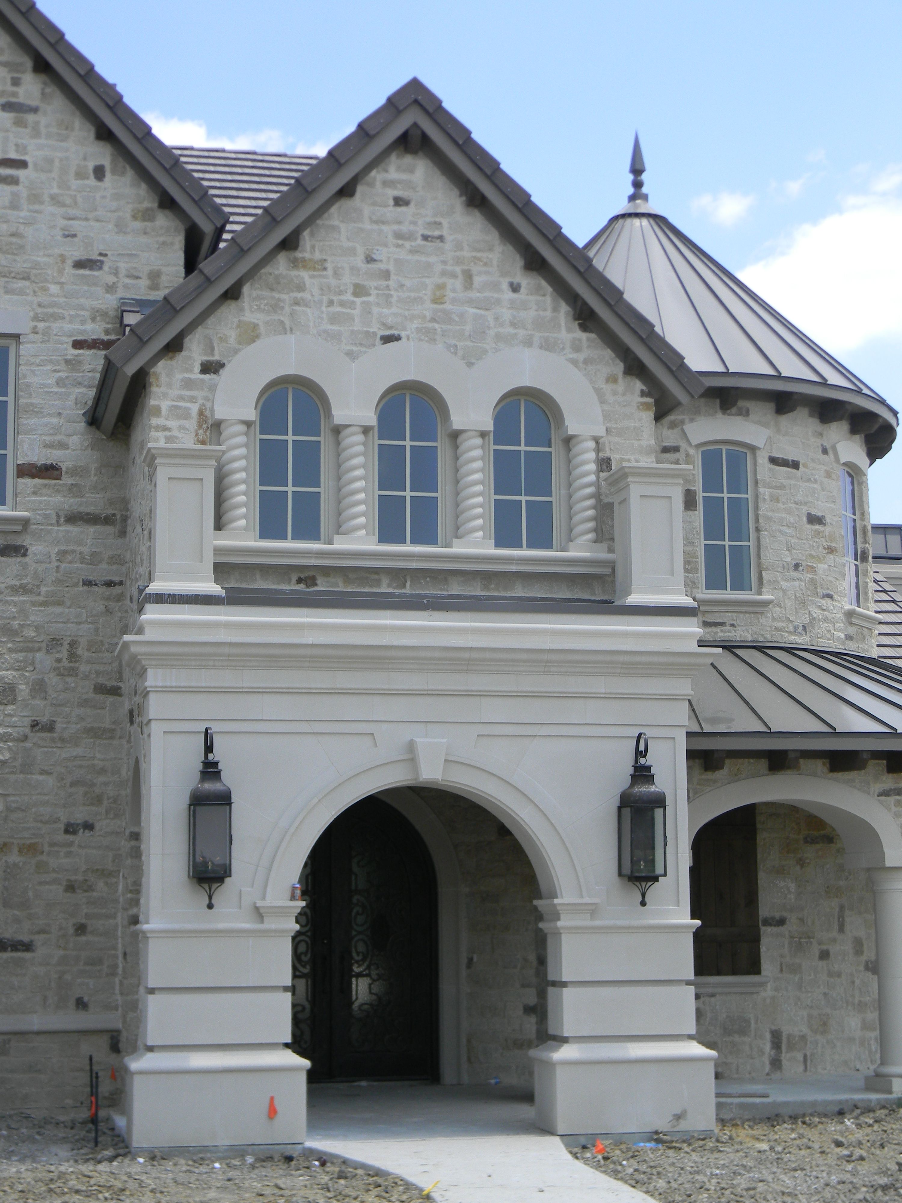 St. James Sarasota Gas Top Scroll Wall Mount Lifestyle 69