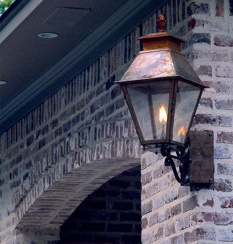 Primo Vicksburg Gas Wall Mount Lifestyle 3