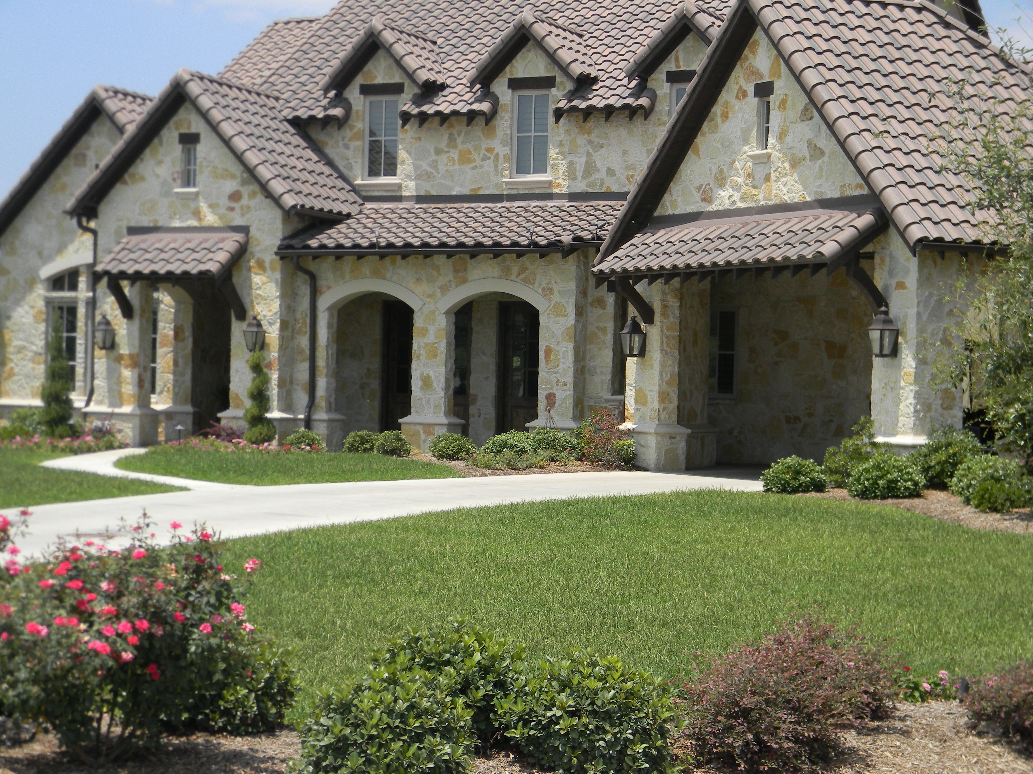 St. James Quebec Gas Wall Mount Lifestyle 62