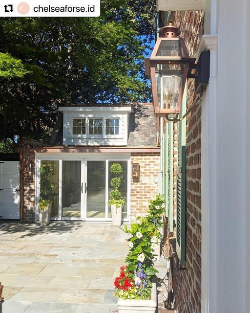 Primo Orleans Gas Wall Mount Lifestyle 4