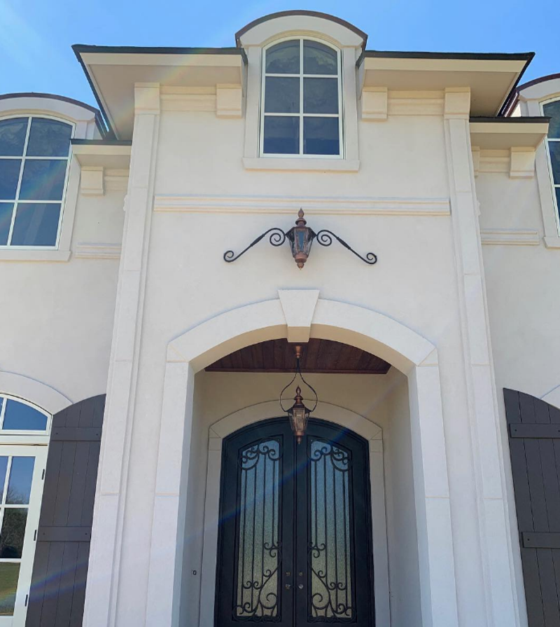 Primo Nottoway Wall Mount Lifestyle 1
