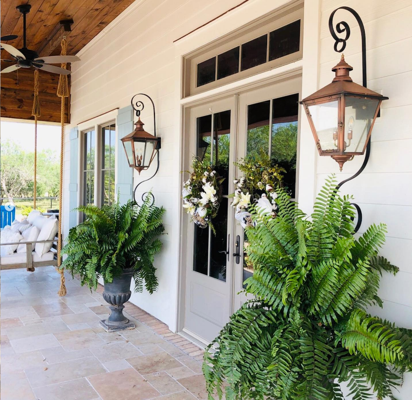 Primo Savannah Electric Wall Mount Lifestyle 1