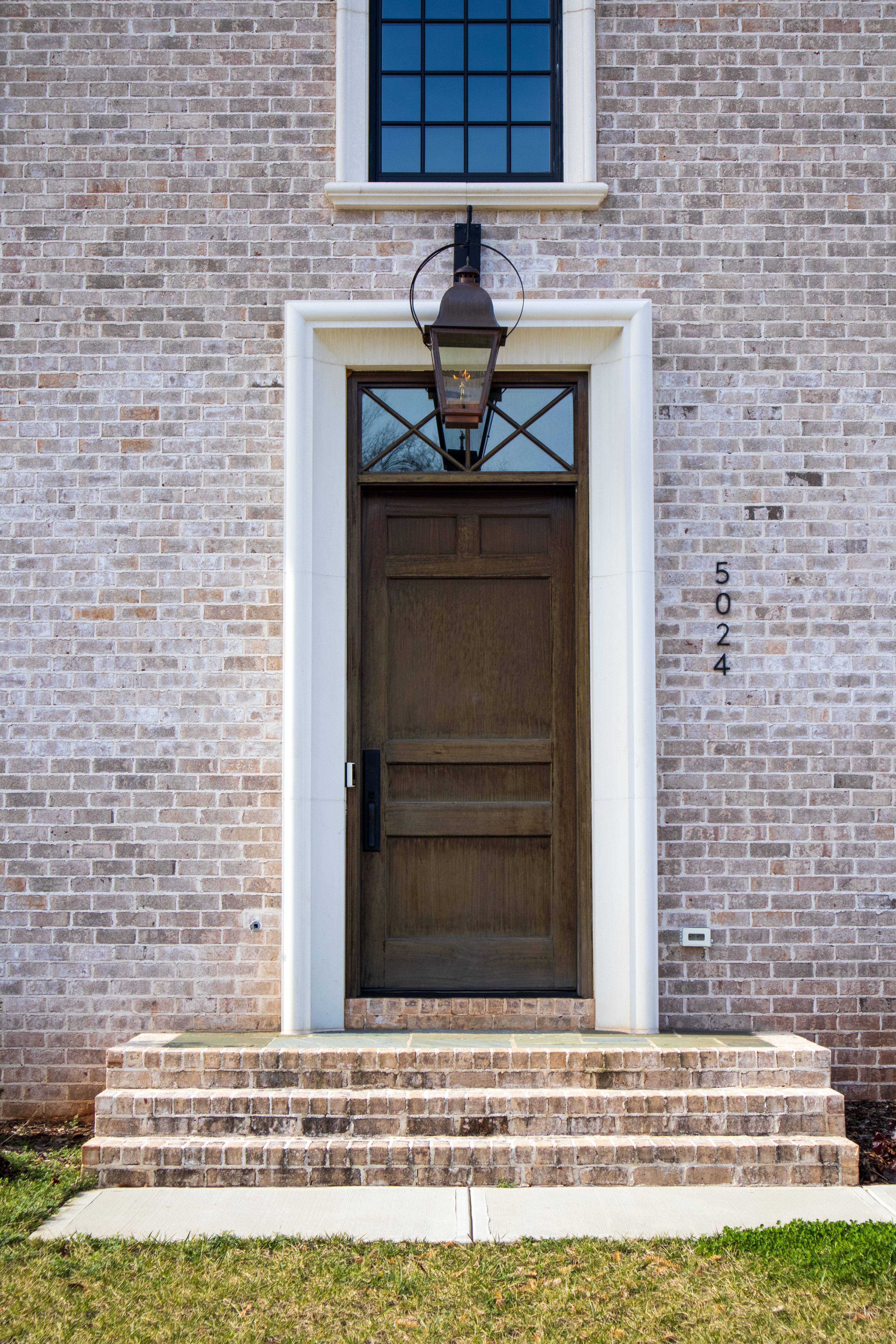 St. James Quebec Gas Full Yoke Hanging Lifestyle 49