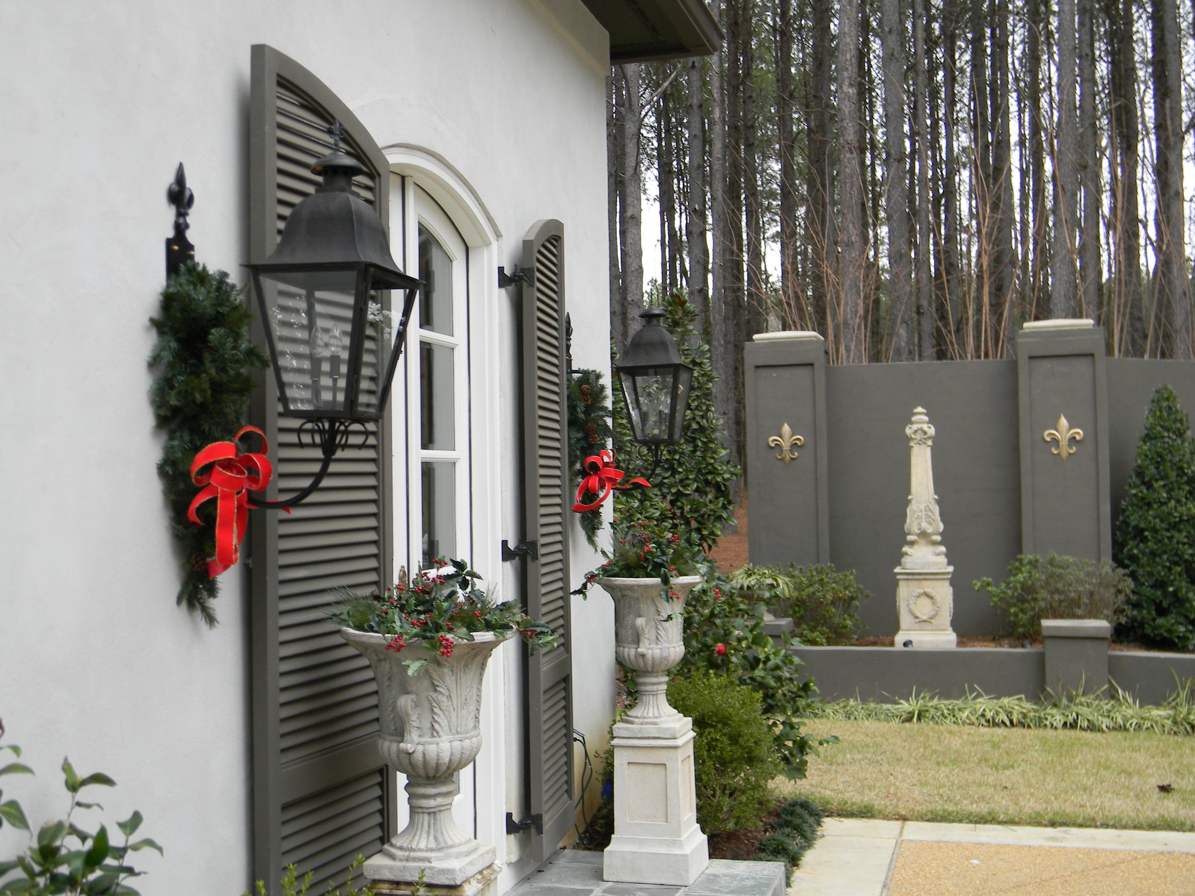 St. James Quebec Electric Gooseneck Wall Mount Lifestyle 16