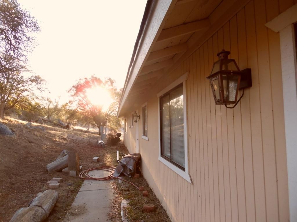 Primo Orleans Electric Wall Mount Lifestyle 35