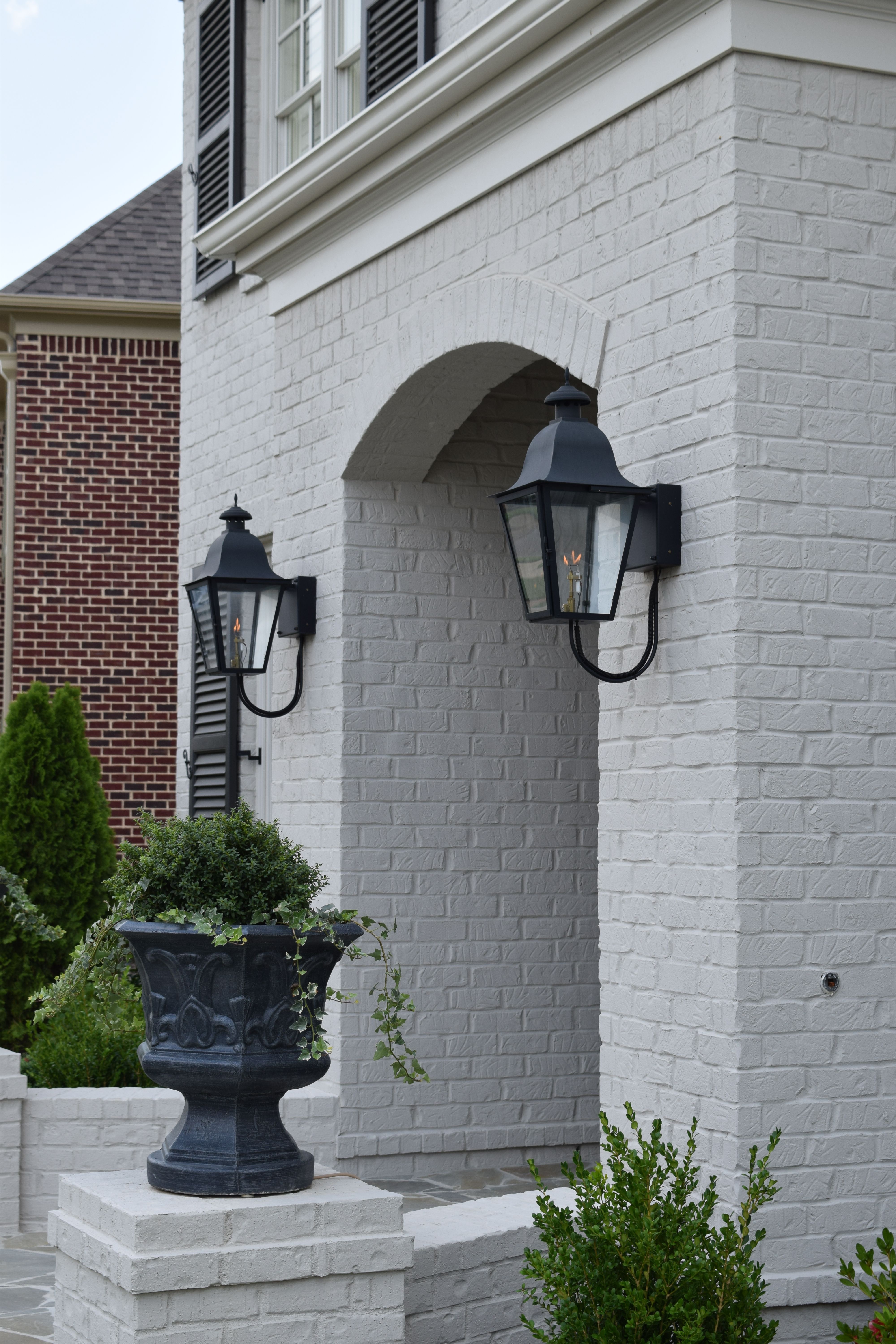 St. James Quebec Gas Wall Mount Lifestyle 41