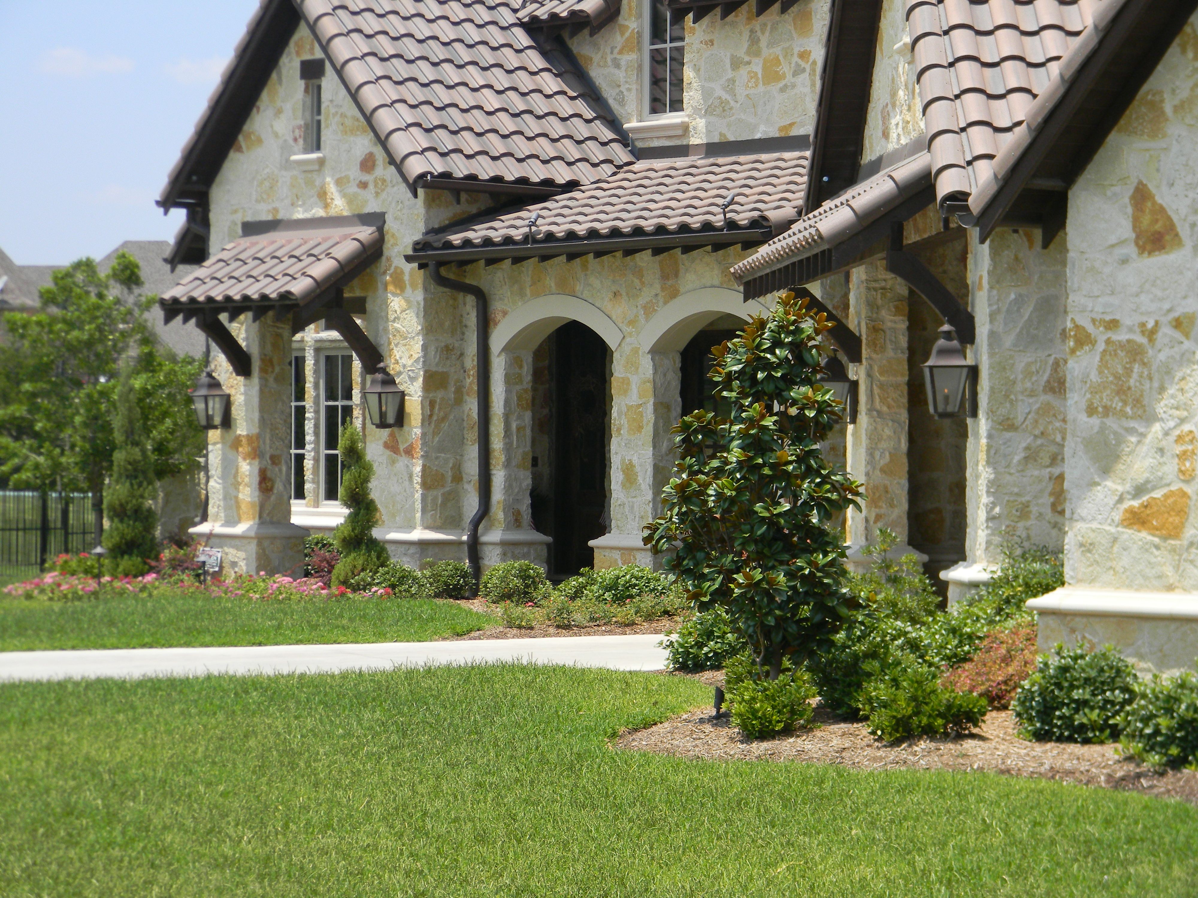 St. James Quebec Gas Wall Mount Lifestyle 64