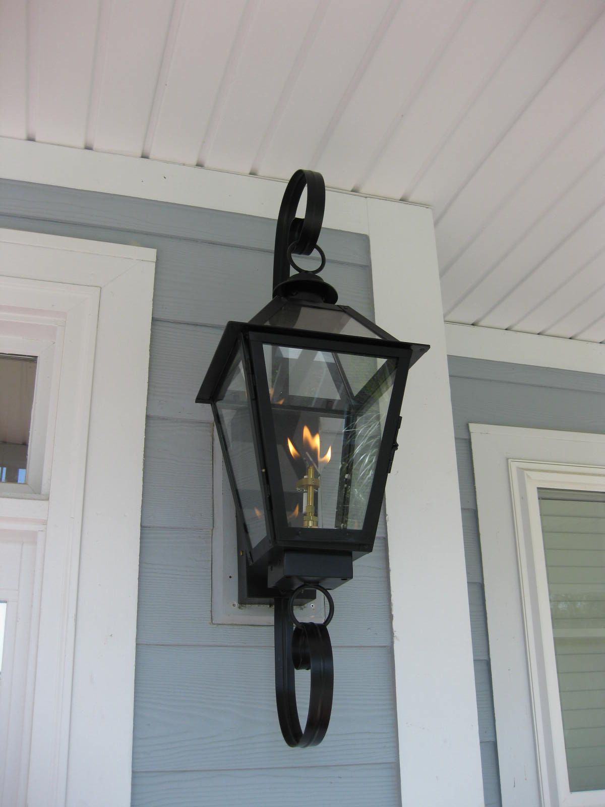 St. James Magnolia Gas Top and Bottom Scroll Wall Mount Lifestyle 79