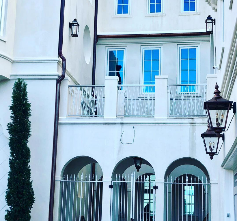 Primo Charleston Wall Mount Lifestyle 1